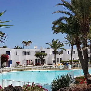 Junto A La Playa. Corralejo